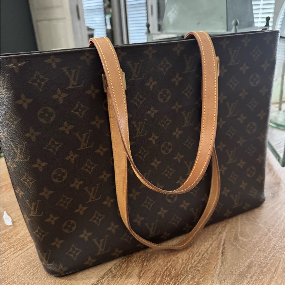 Louis Vuitton Monogram Tote in Brown with Tan Straps